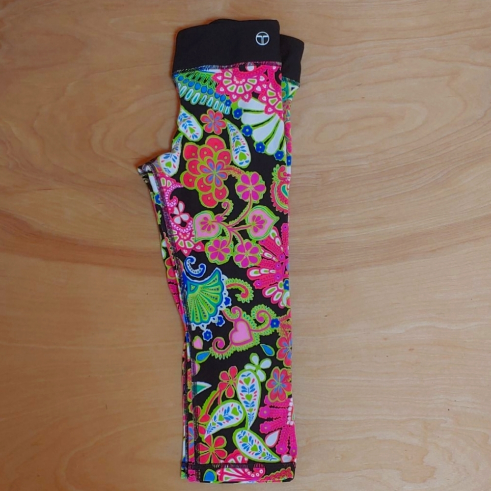 Trina turk medium yoga pants capri